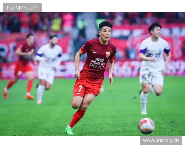 武磊连周末都跑去健身房，这日常也太励志了吧，普通人连周末都不敢动弹了