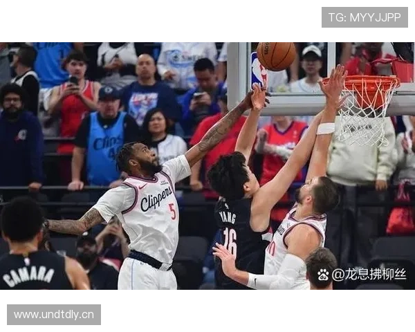 新手必读：抢篮板时哪些动作会被判定为犯规？